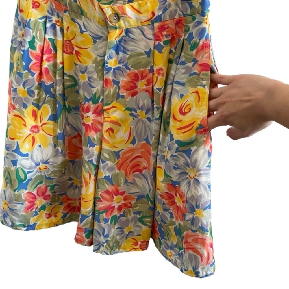 Vintage Floral Bermuda Shorts - Picture 8 of 12